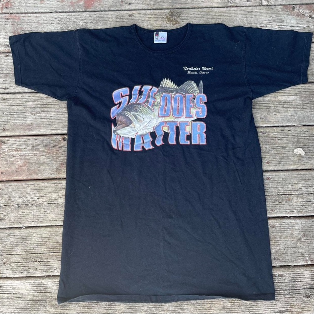 Funny vintage fishing shirt “size matters” black Graphic Tee - Picture 2 of 2